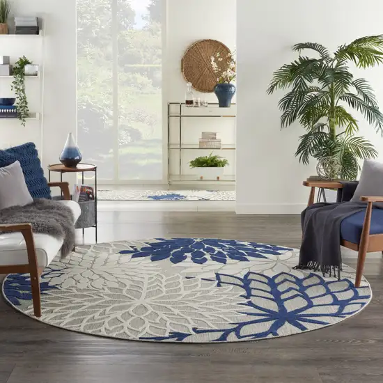 8' Ivory And Blue Round Indoor Outdoor Area Rug Photo 6