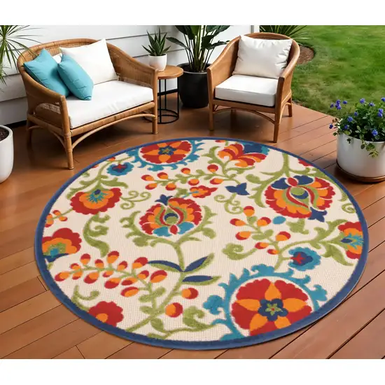 8' Green And Ivory Round Indoor Outdoor Area Rug Photo 2