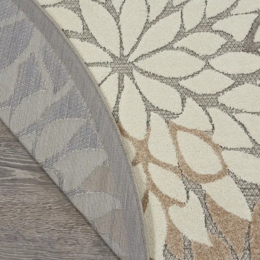 5' Gray And Ivory Round Indoor Outdoor Area Rug Photo 5