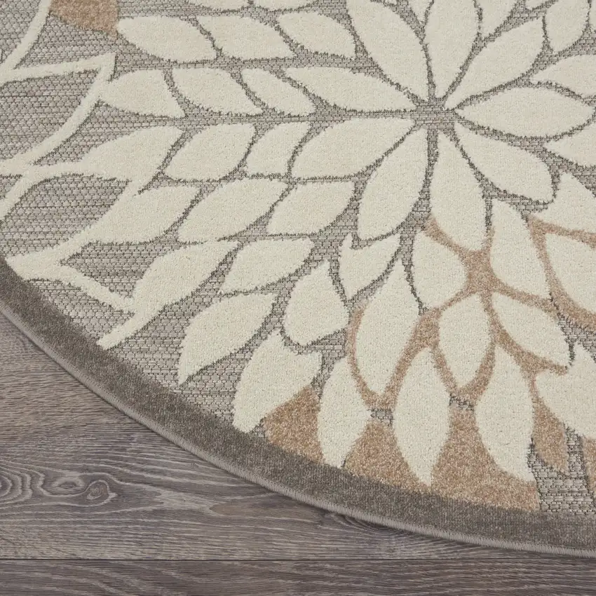 5' Gray And Ivory Round Indoor Outdoor Area Rug Photo 9