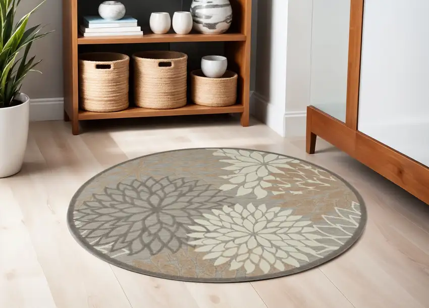 5' Gray And Ivory Round Indoor Outdoor Area Rug Photo 2