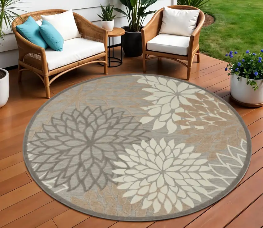 8' Gray And Ivory Round Indoor Outdoor Area Rug Photo 2
