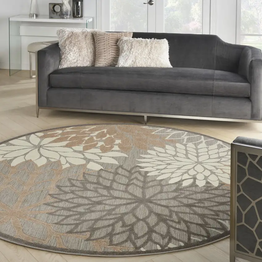 8' Gray And Ivory Round Indoor Outdoor Area Rug Photo 7