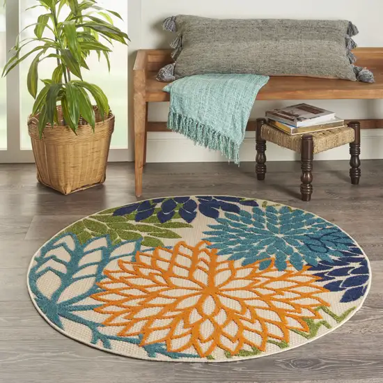 4' Ivory And Blue Round Indoor Outdoor Area Rug Photo 6