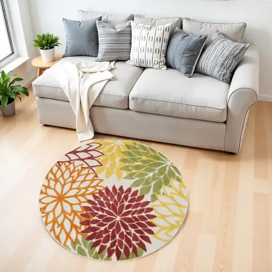 4' Green And Ivory Round Indoor Outdoor Area Rug Photo 2