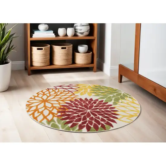 5' Green And Ivory Round Indoor Outdoor Area Rug Photo 2