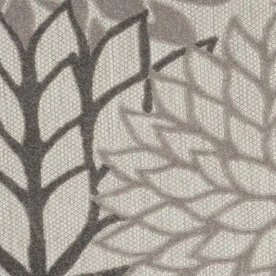 5' Gray Round Indoor Outdoor Area Rug Photo 4