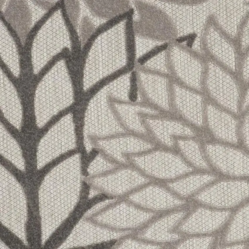 5' Gray Round Indoor Outdoor Area Rug Photo 4