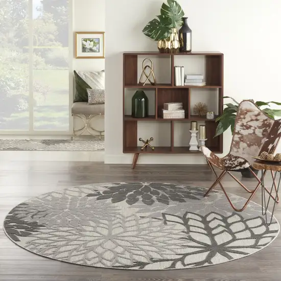 Gray Round Floral Indoor Outdoor Area Rug Photo 7