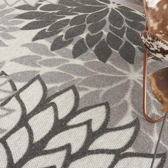 Round Silver and Gray Indoor Outdoor Area Rug Photo 4