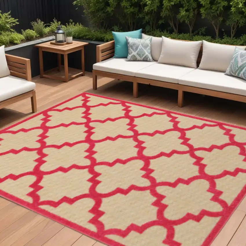 Red Geometric Stain Resistant Indoor Outdoor Area Rug Photo 1