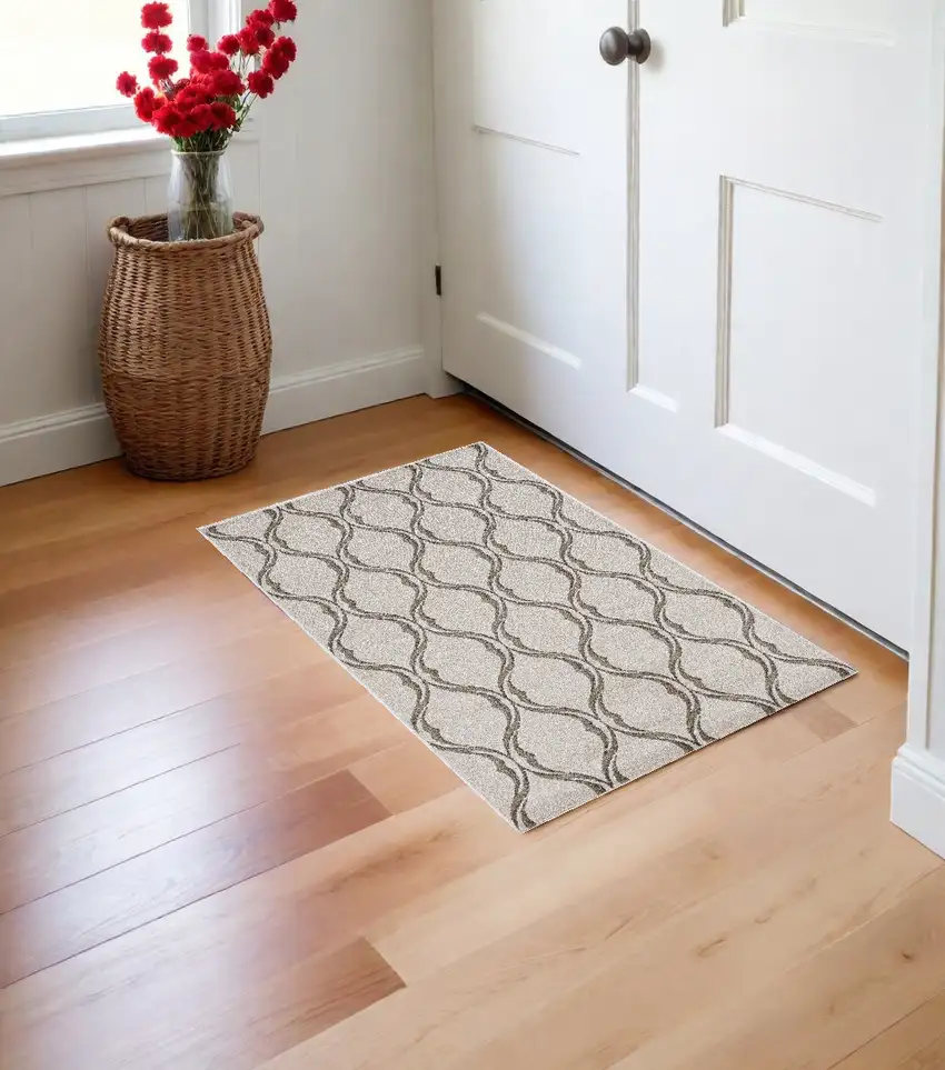Sand Wavy Line Pattern Accent Rug Photo 1