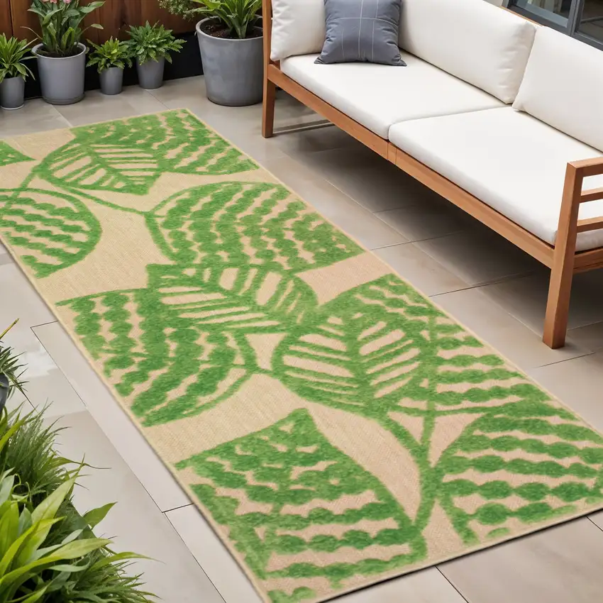 8' Green Floral Indoor Outdoor Area Rug Photo 1