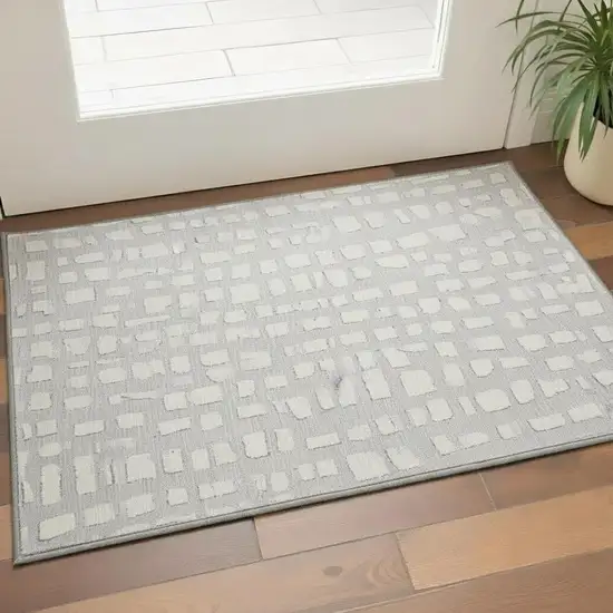 Silver And Ivory Cobblestone Washable Area Rug With UV Protection Photo 2