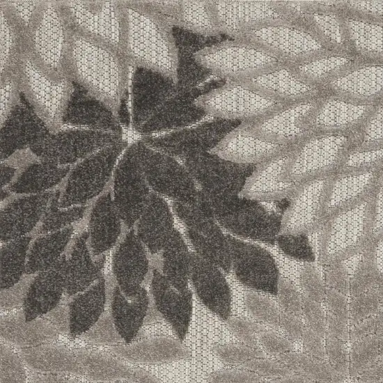 Gray Indoor Outdoor Area Rug Photo 9