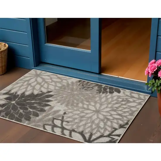 Gray Indoor Outdoor Area Rug Photo 2