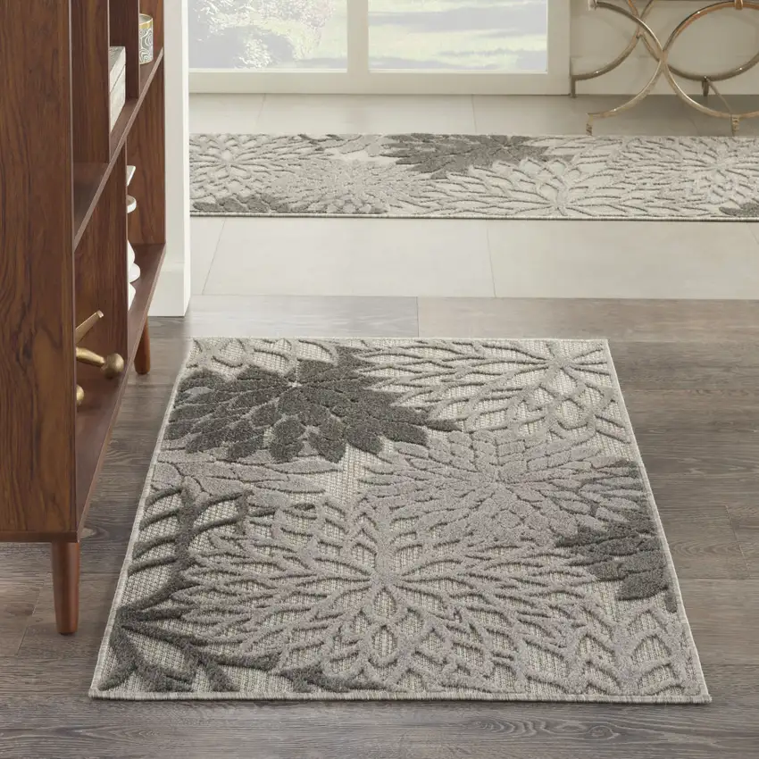 Gray Indoor Outdoor Area Rug Photo 5
