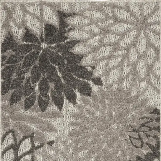 Gray Indoor Outdoor Area Rug Photo 4