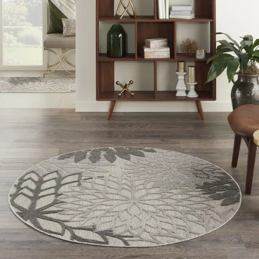 4' Gray Round Indoor Outdoor Area Rug Photo 6