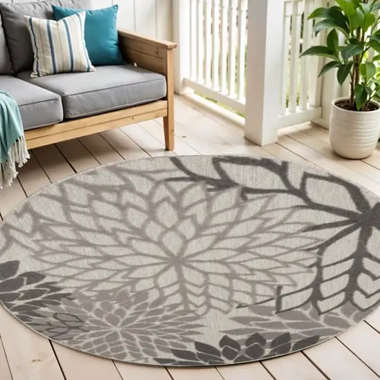 4' Gray Round Indoor Outdoor Area Rug Photo 2
