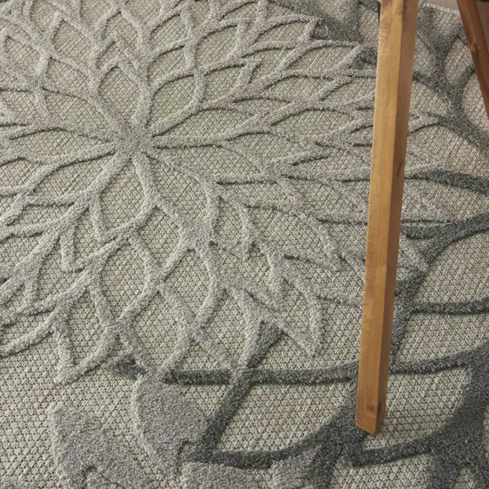 Gray Indoor Outdoor Area Rug Photo 8