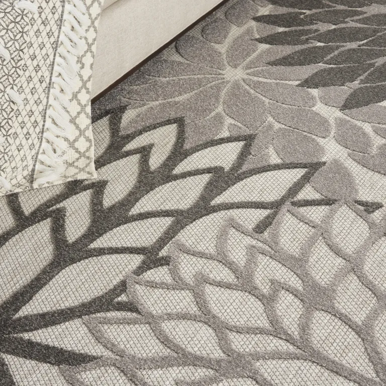 Silver and Gray Indoor Outdoor Area Rug Photo 2