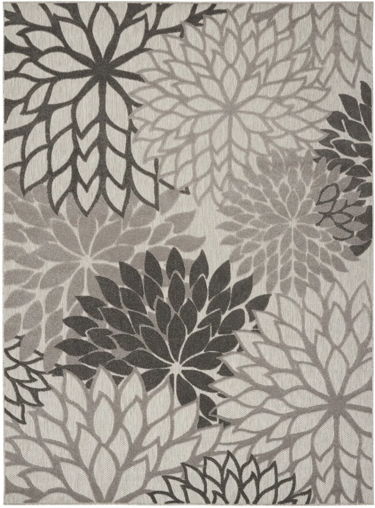 Silver and Gray Indoor Outdoor Area Rug Photo 5