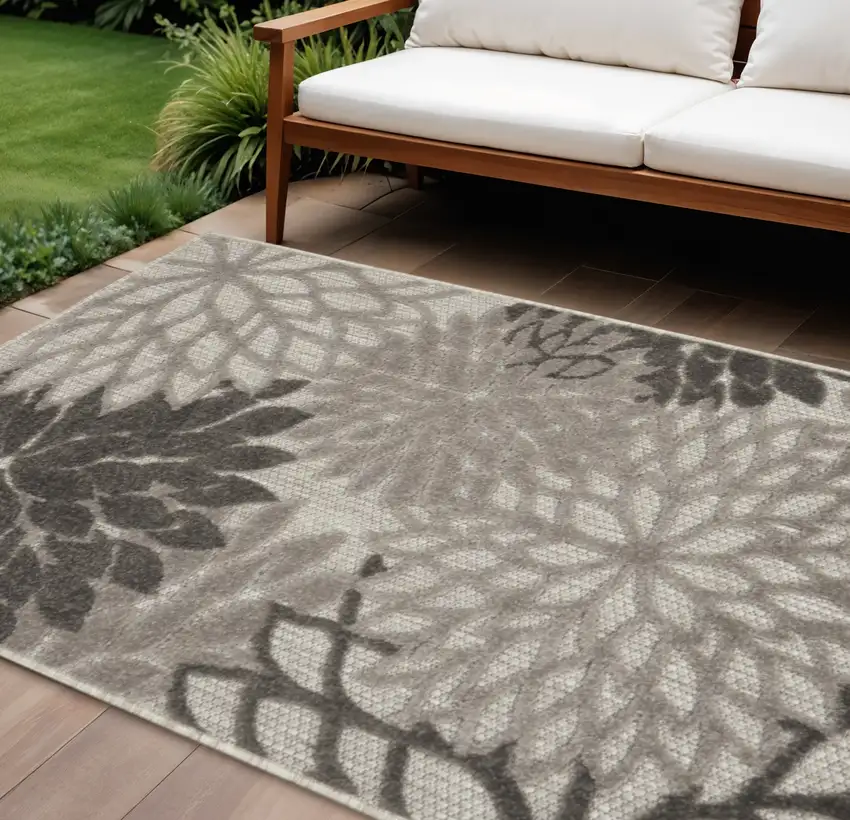 Gray Indoor Outdoor Area Rug Photo 2