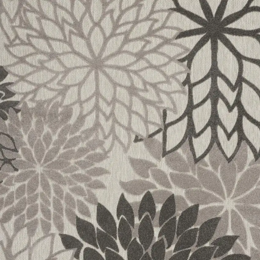 Gray Indoor Outdoor Area Rug Photo 8