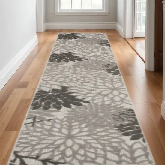 10' Gray Indoor Outdoor Area Rug Photo 1