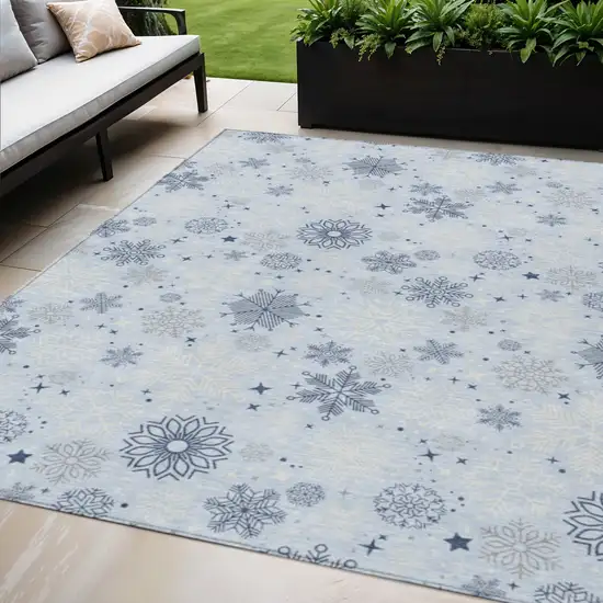Sky Blue Navy Blue And Ivory Snowflake Washable Indoor Outdoor Area Rug Photo 1