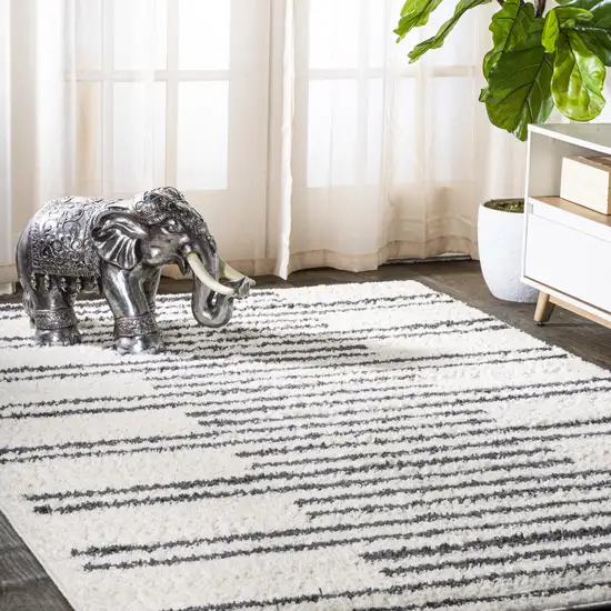 Striped Area Rug Photo 4