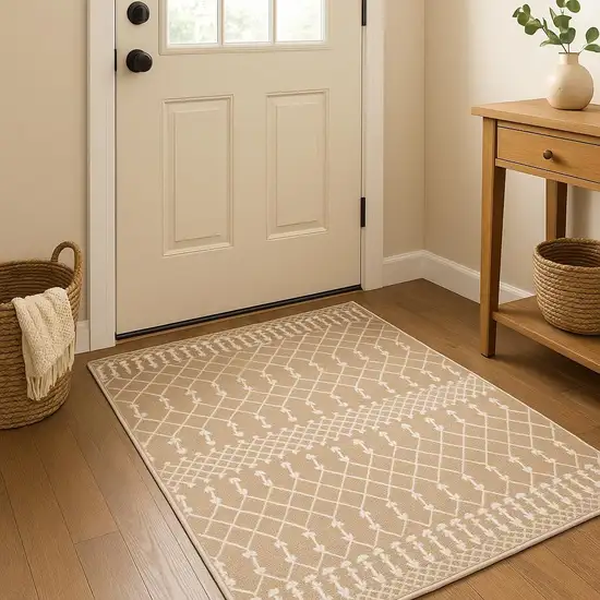 Tan Geometric Area Rug Photo 1