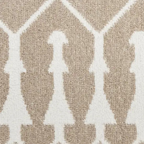 Tan Geometric Area Rug Photo 4