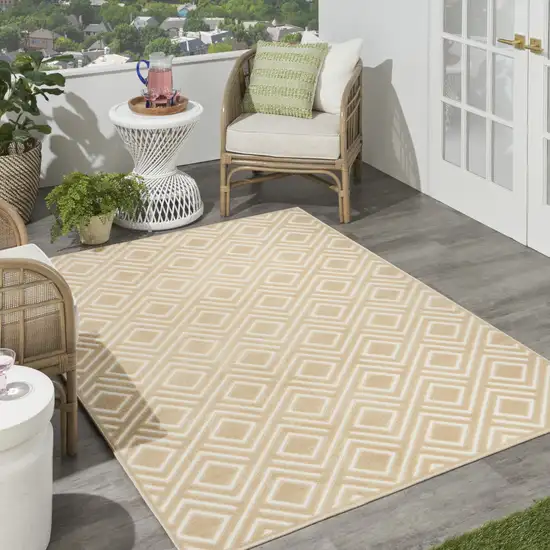 Tan Geometric Area Rug Photo 5