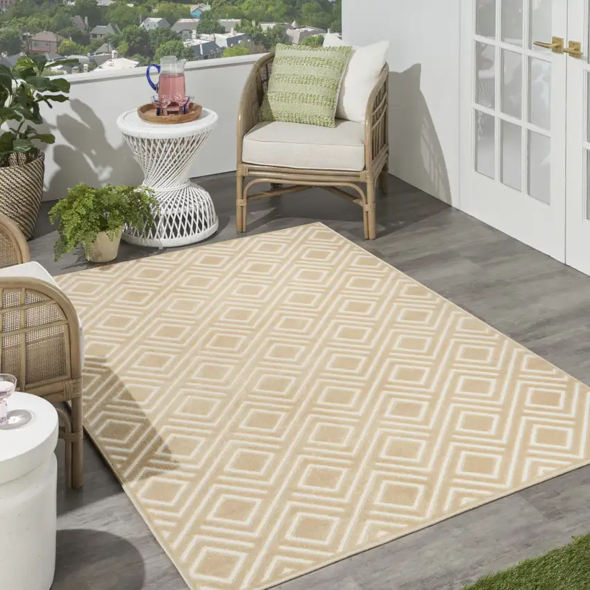 Tan Geometric Area Rug Photo 5