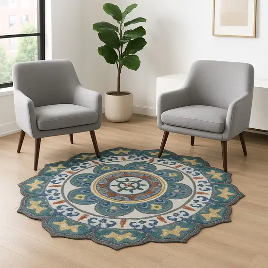 6' Green And Ivory Wool Hand Tufted Round Rug Photo 1