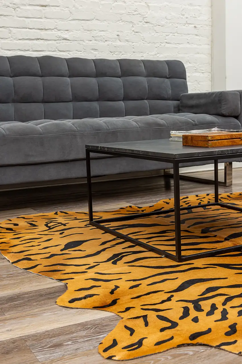 Tiger Chocolate On Natural Cowhide - Rug Photo 3