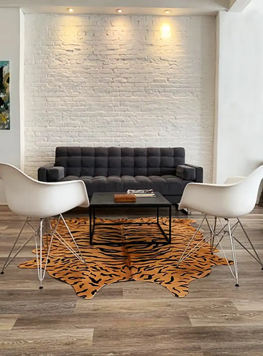 Tiger Chocolate On Natural Cowhide - Rug Photo 6
