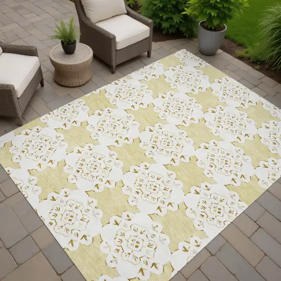 Wheat And Ivory Quatrefoil Washable Indoor Outdoor Area Rug Photo 4