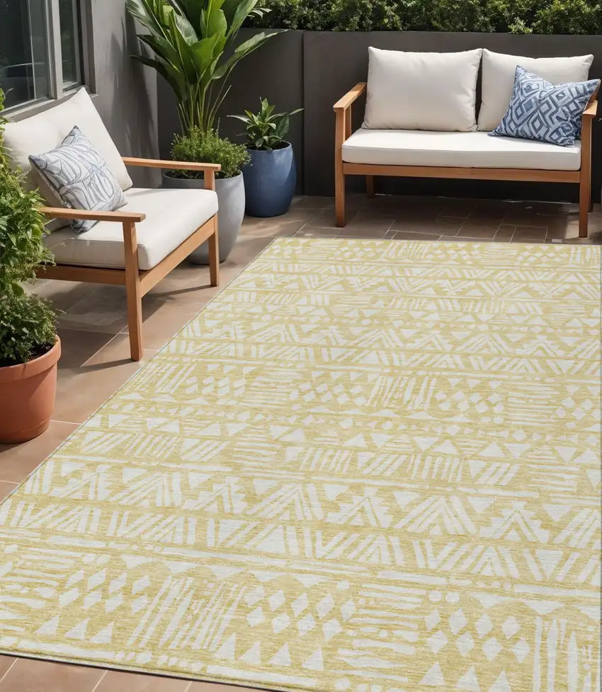 Wheat And Ivory Southwestern Washable Indoor Outdoor Area Rug Photo 1