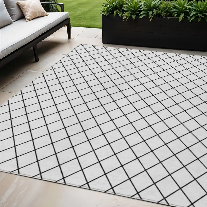 White And Black Geometric Washable Indoor Outdoor Area Rug Photo 1