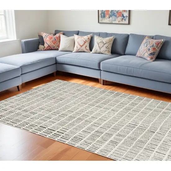 White Geometric Area Rug Photo 1