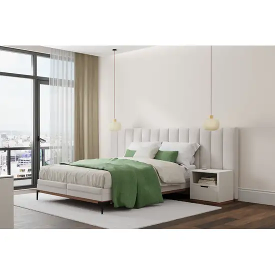 White Hand Woven Area Rug Photo 5