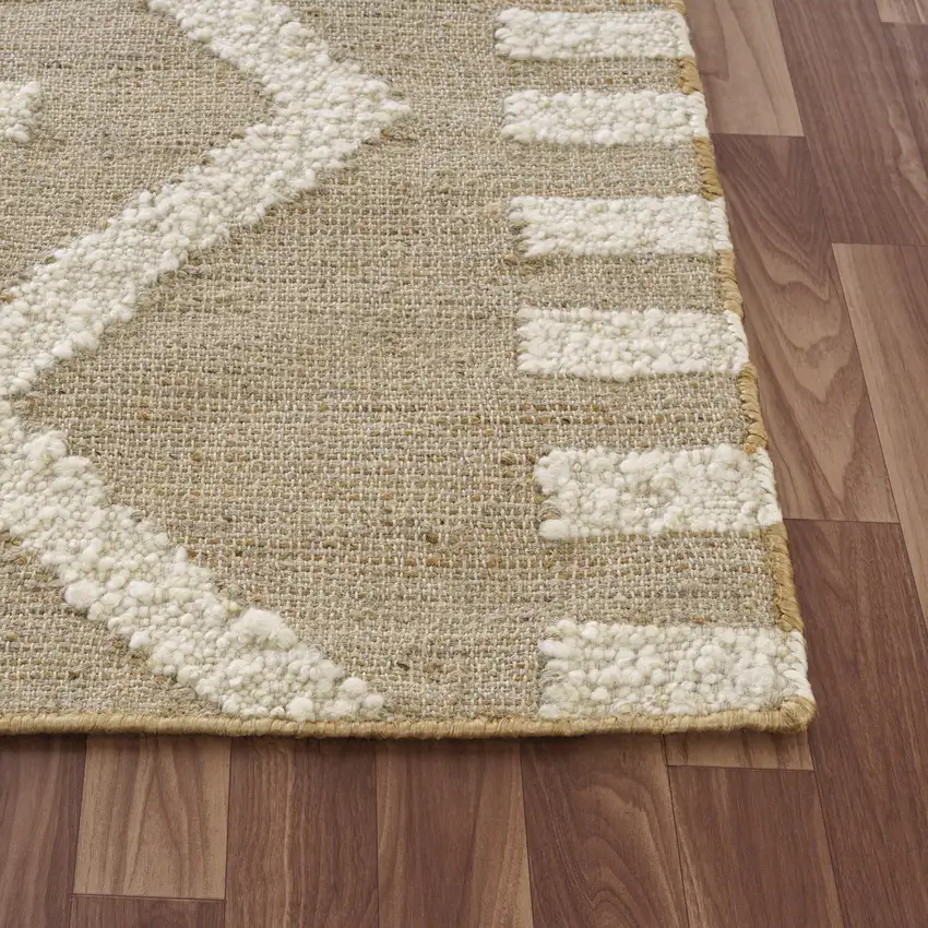 Wool Diamond Hand Woven Area Rug Photo 9