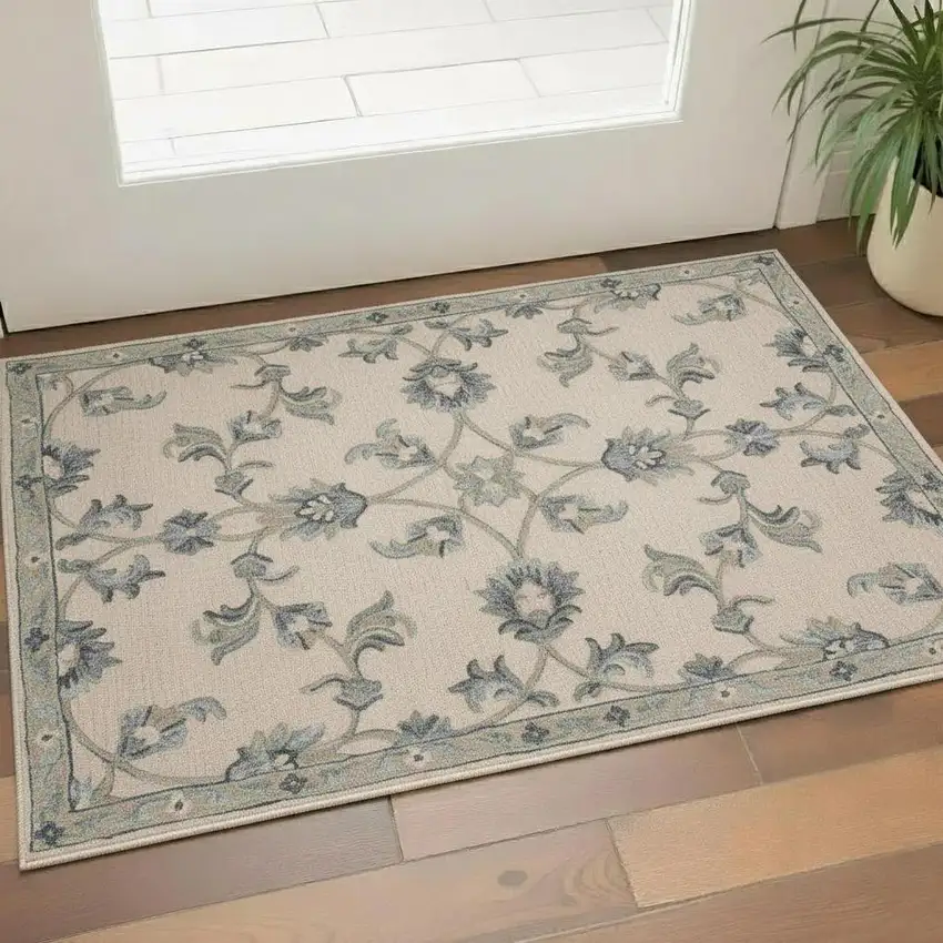 Wool Floral Hand Tufted Area Rug Photo 1