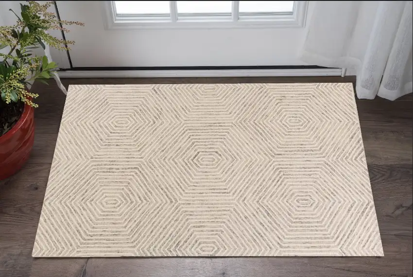 Wool Ivory Area Rug Photo 1