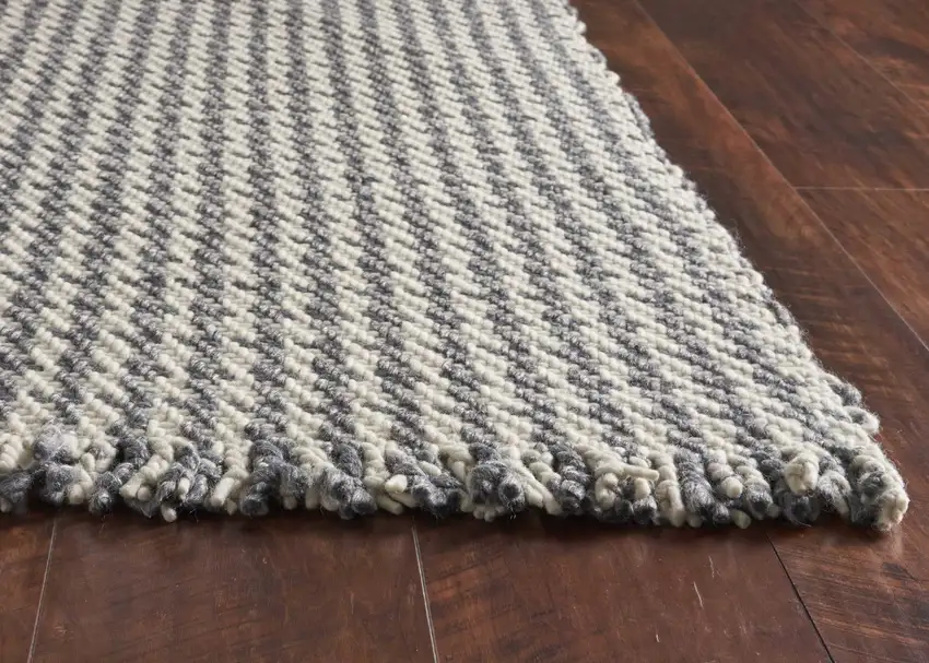 Wool Ivory or Grey Area Rug Photo 6